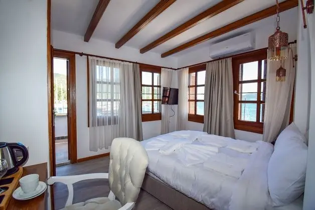 Tek Büyük Yataklı Oda, Balkon, Deniz Manzaralı