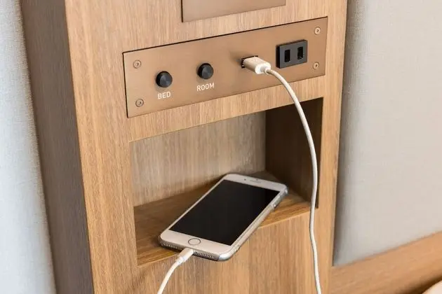 Tek Kişilik Oda, Sigara İçilmez (For 2 People)