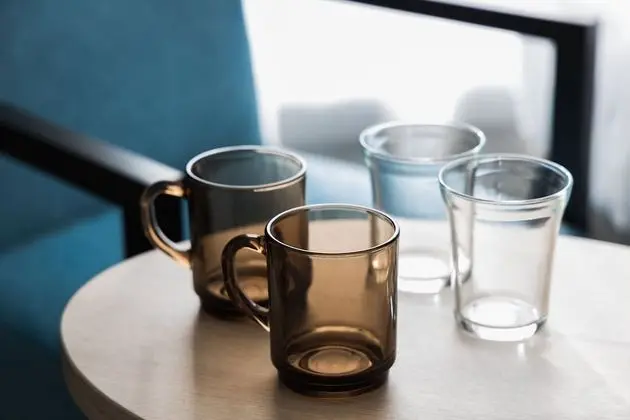 Tek Kişilik Oda, Sigara İçilmez (For 2 People)
