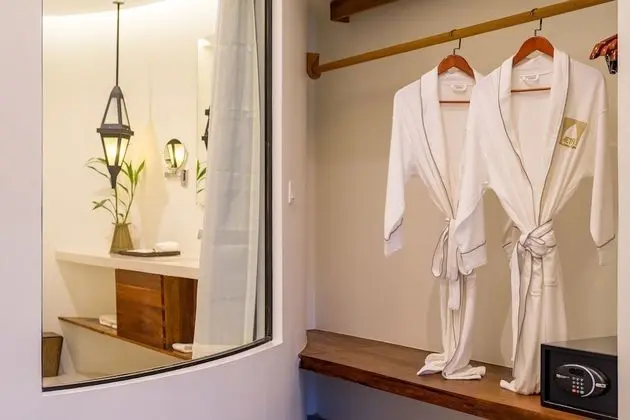 Süit, Havuz Manzaralı (Residence - One Way Transfer)