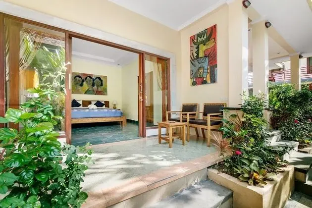 Deluxe Tek Büyük Yataklı Oda, Teras, Bahçe Manzaralı