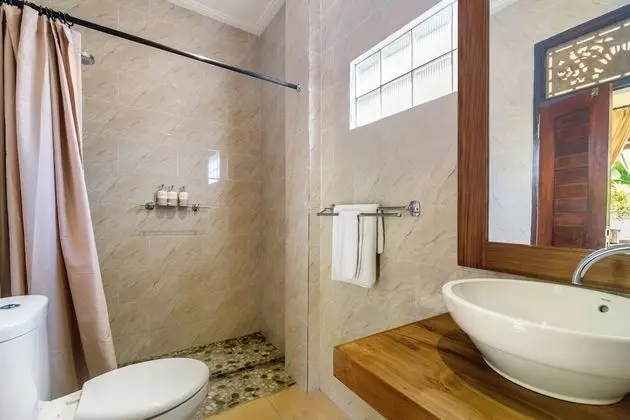 Deluxe Tek Büyük Yataklı Oda, Teras, Bahçe Manzaralı