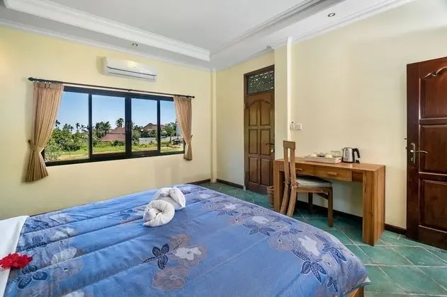 Süit, Balkon, Bahçe Manzaralı