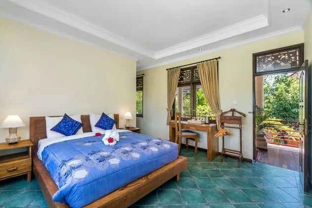 Süit, Balkon, Bahçe Manzaralı