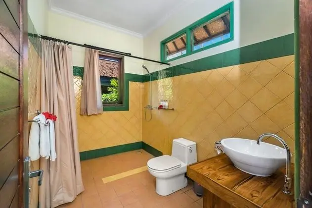 Süit, Balkon, Bahçe Manzaralı