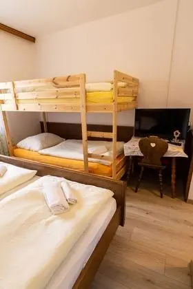 Standard Dört Kişilik Oda