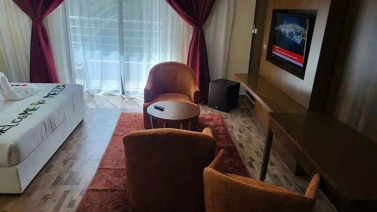 Deluxe Tek Büyük veya İki Ayrı Yataklı Oda