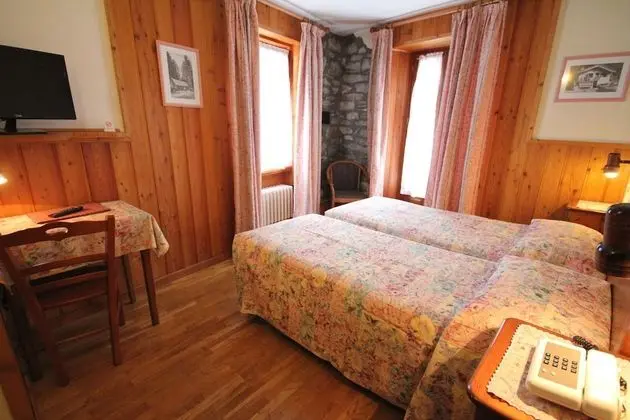 Standard Tek Büyük veya İki Ayrı Yataklı Oda