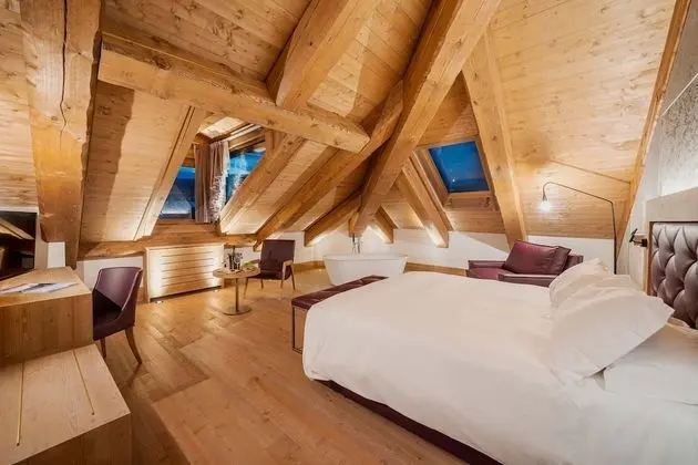 Romantic Süit, Küvet, Dağ Manzaralı