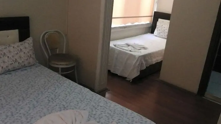 Üç Kişilik Oda