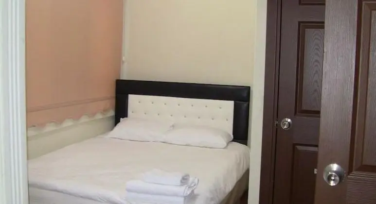 Tek Kişilik, Şehir Manzaralı