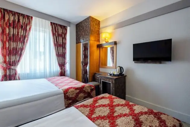 Standard Tek Büyük veya İki Ayrı Yataklı Oda