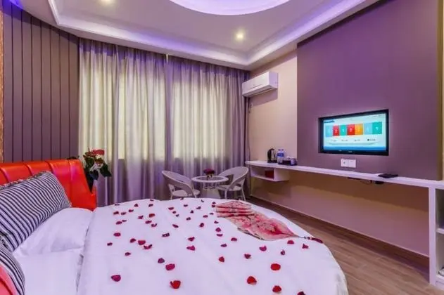 Design Tek Büyük Yataklı Oda