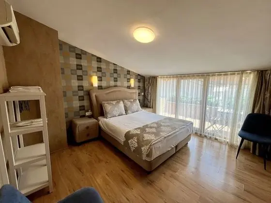 Tek Büyük Yataklı Oda, Balkon