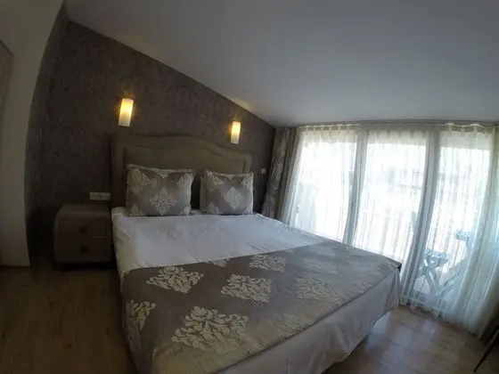 Tek Büyük Yataklı Oda, Balkon