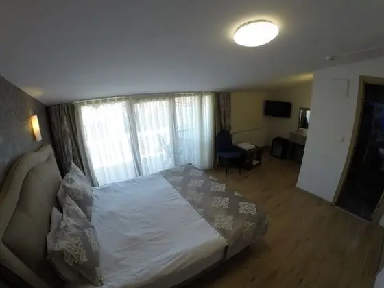 Tek Büyük Yataklı Oda, Balkon