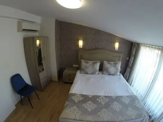 Tek Büyük Yataklı Oda, Balkon