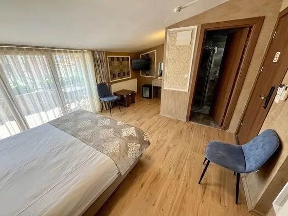 Tek Büyük Yataklı Oda, Balkon