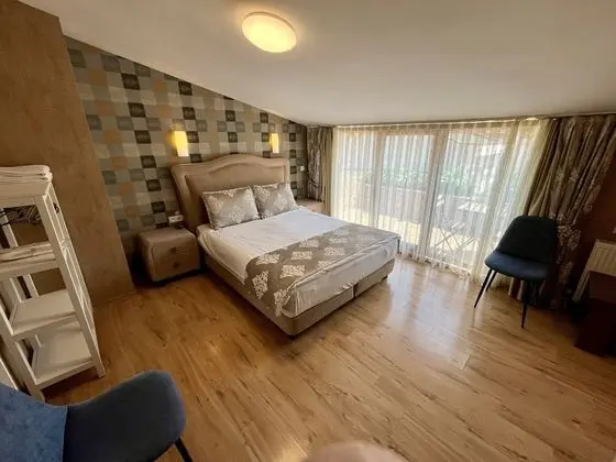 Tek Büyük Yataklı Oda, Balkon