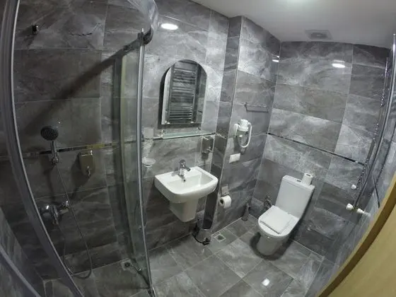 Tek Büyük Yataklı Oda, Balkon