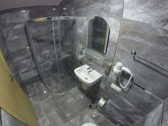 Tek Büyük Yataklı Oda, Balkon