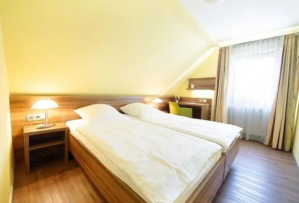 Business Tek Büyük Yataklı Oda