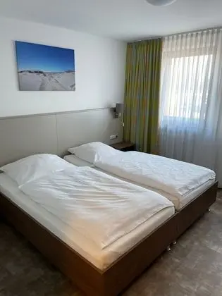 Business Tek Büyük Yataklı Oda