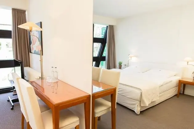 Büyük Yataklı Tek Kişilik Oda