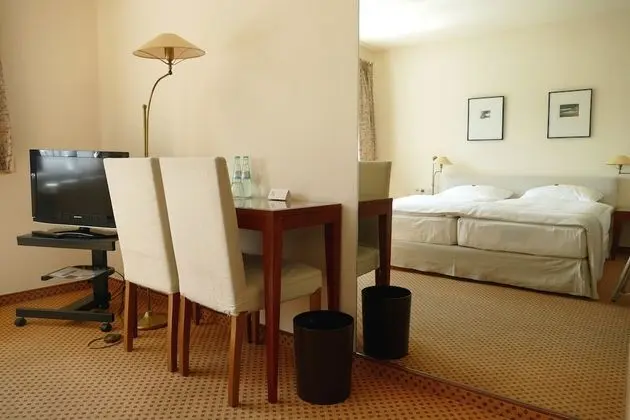 Tek Büyük Yataklı Oda, 1 Büyük (Queen) Boy Yatak, Sigara İçilmez