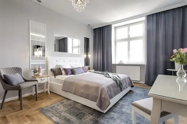 Luxury Stüdyo Süit, 1 Yatak Odası, Şehir Manzaralı (Epic Main Square View with AC)