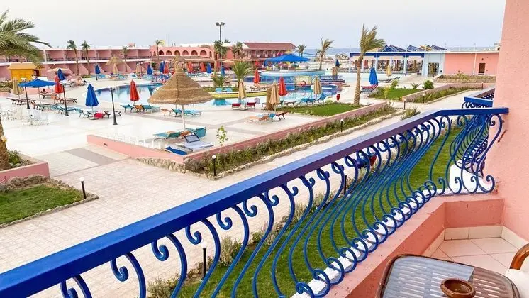 Standard Üç Kişilik Oda, Bahçe Manzaralı