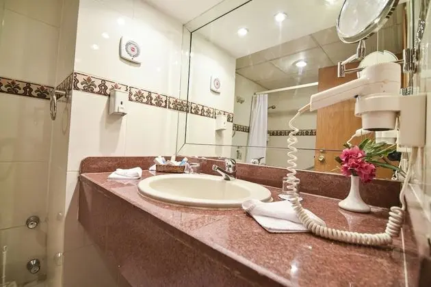 Standard Üç Kişilik Oda, Bahçe Manzaralı