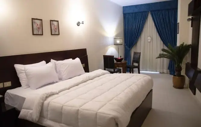 Standard Tek Büyük Yataklı Oda