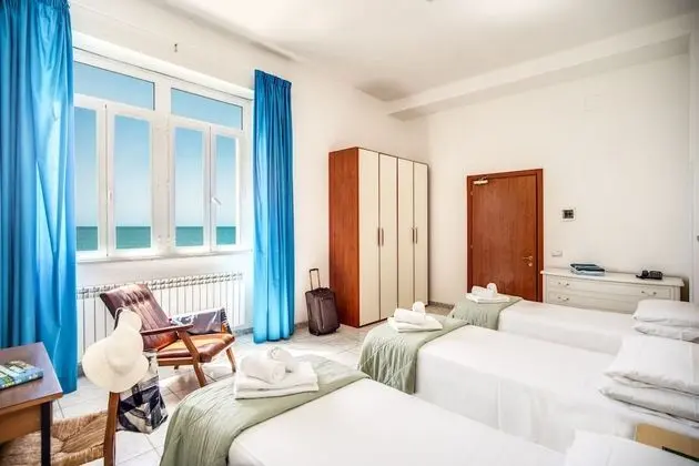 Standard Üç Kişilik Oda