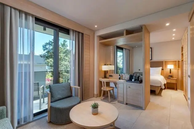 Family Suite, Kara Manzaralı, Balkonlu
