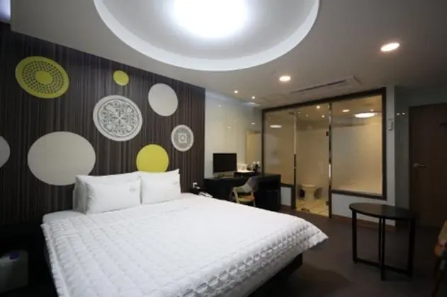 Standard Double Room (9 PM Check-in when Paying Onsite)
