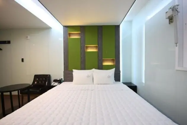 Standard Double Room (9 PM Check-in when Paying Onsite)