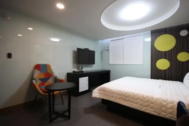 Standard Double Room (9 PM Check-in when Paying Onsite)