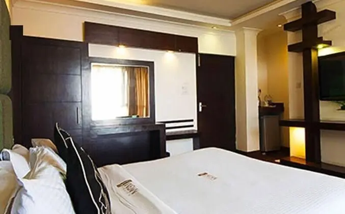 Deluxe Tek Büyük Yataklı Oda (CP)