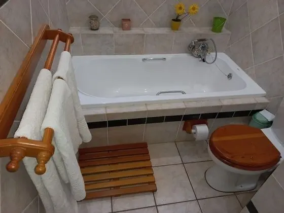 Comfort Tek Büyük veya İki Ayrı Yataklı Oda