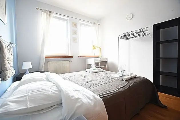 Tek Büyük Yataklı Oda, 1 Çift Kişilik Yatak, Ortak Banyo ('2')