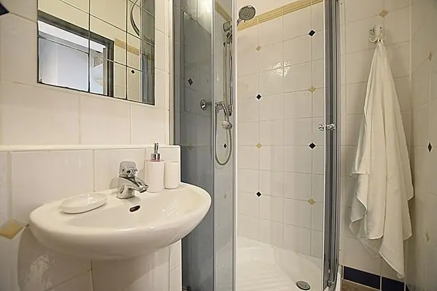 Tek Büyük Yataklı Oda, 1 Çift Kişilik Yatak, Ortak Banyo (Balcony, '1')