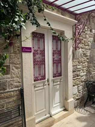 Aile Odası, Avlu Manzaralı, Bahçe Katı