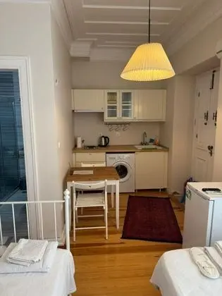 Aile Odası, Avlu Manzaralı, Bahçe Katı