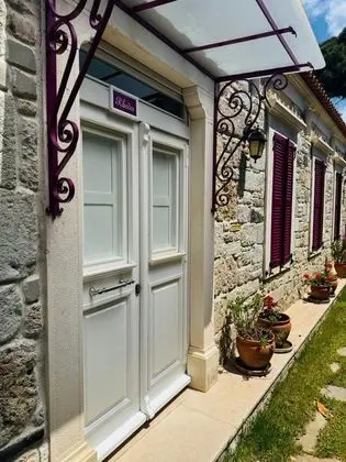 Aile Suiti, Avlu Manzaralı, Giriş Katı