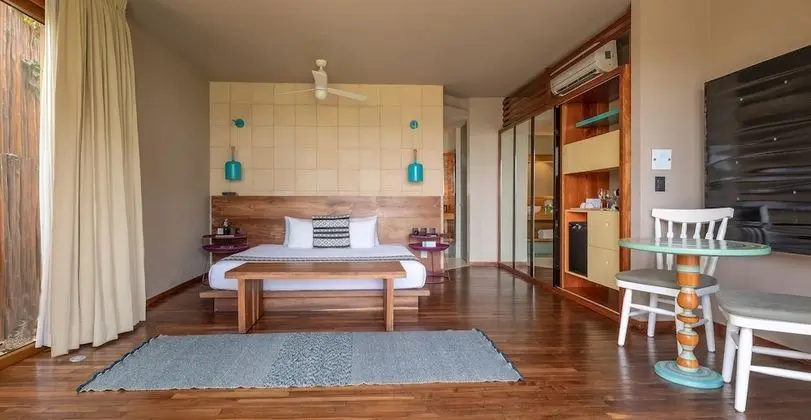 Oda, Deniz Manzaralı (with refreshing plunge pool)