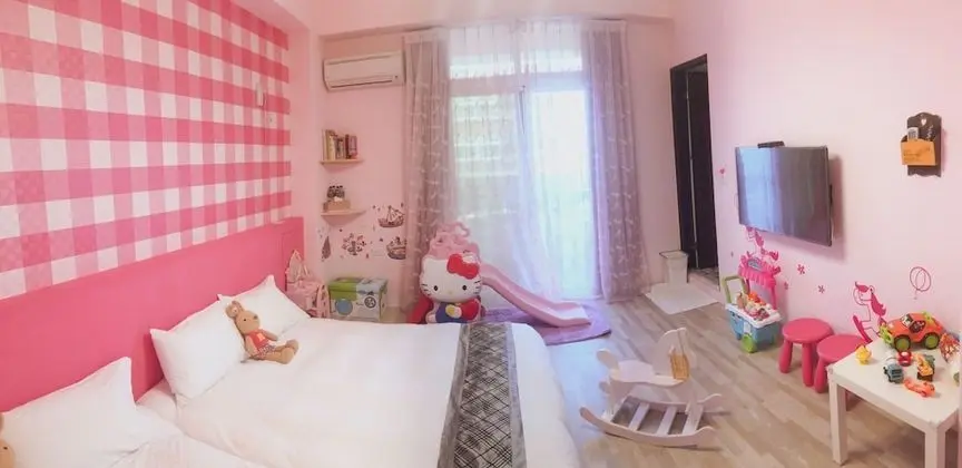 Family Dört Kişilik Oda, Balkon (Pink)