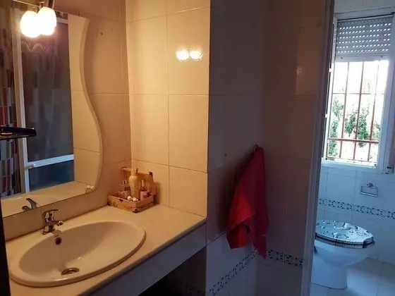 Üç Kişilik Oda, Ortak Banyo