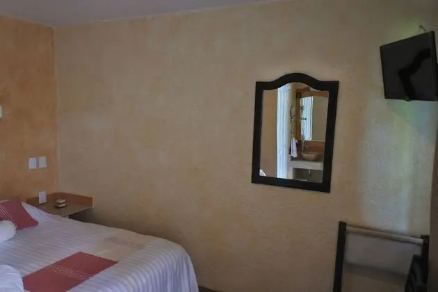 Master, 1 Queen Bed