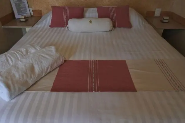 Master, 1 Queen Bed